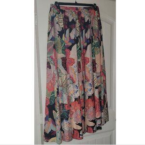 Christian Siriano Flowy skirt